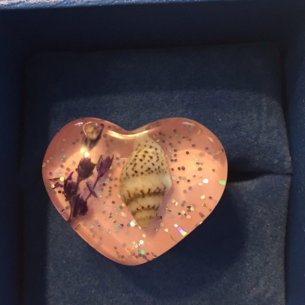 Pink Heart Shell Statement Ring - image 1